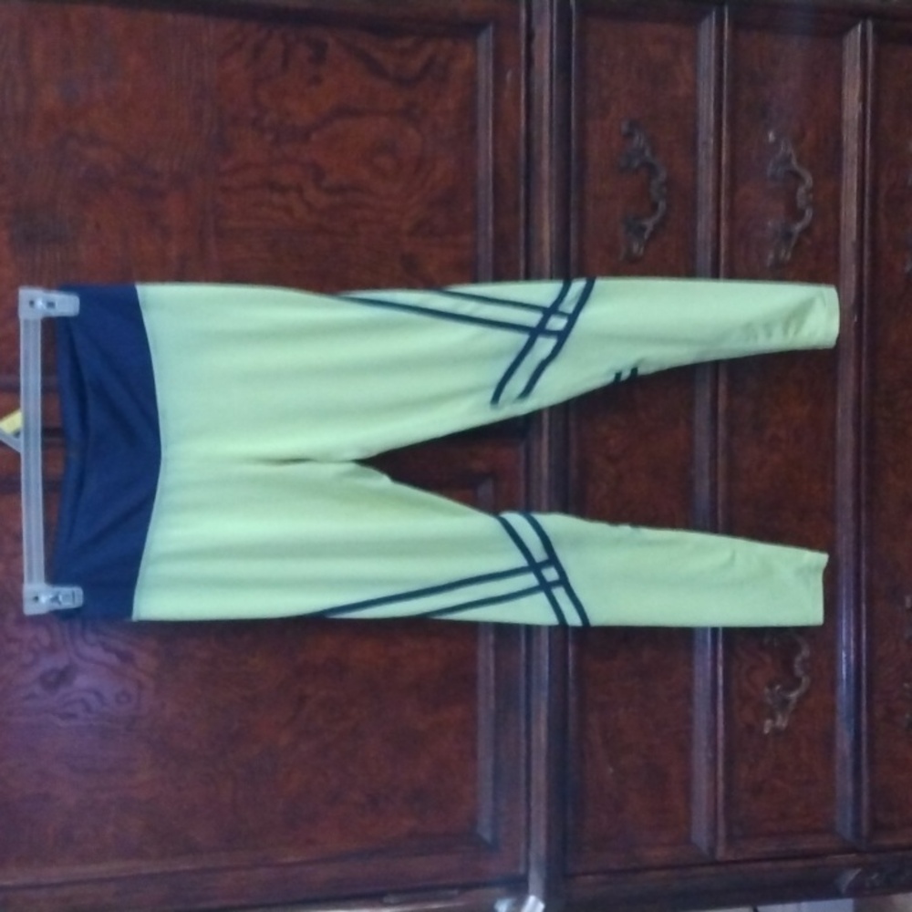 2 Yoshion Size L leggings